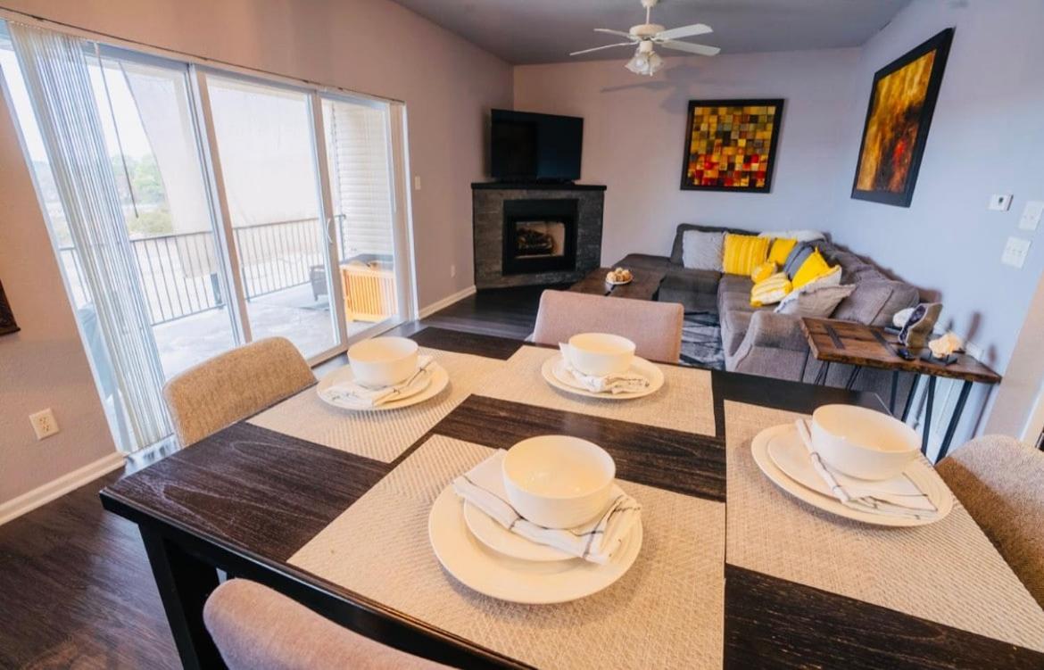 Brooklynn'S Bay, Elegant Lakefront Condo Retreat Hot Springs Exterior photo
